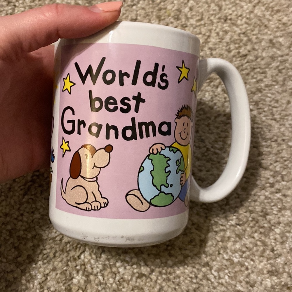 Vintage “World’s Best Grandma” Mug - Picture 2 of 5